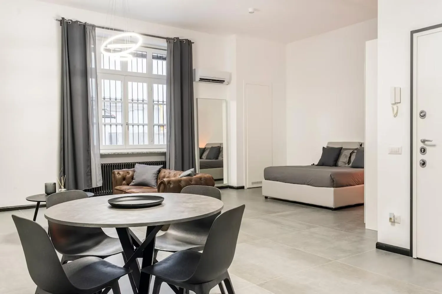 Diaz Novantuno - Luxury Apartments Como City Center Olaszország