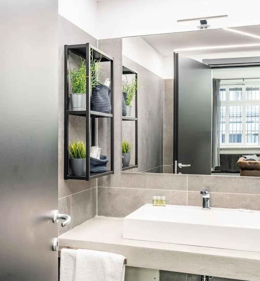 Diaz Novantuno - Luxury Apartments Como City Center 0*,