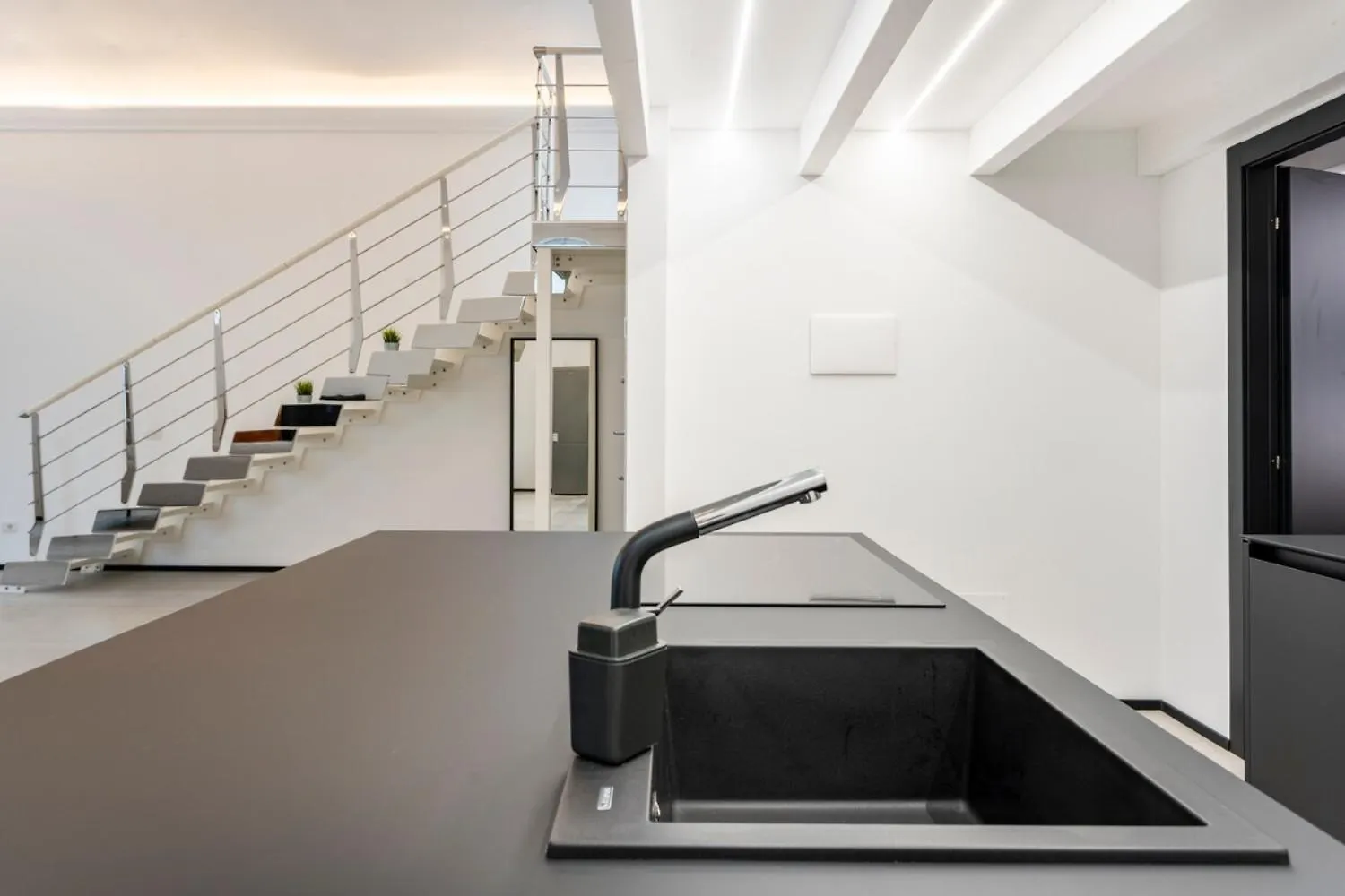 Diaz Novantuno - Luxury Apartments Como City Center 0*,